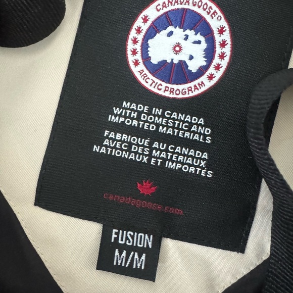 Canada Goose Women's Beige Hooded Puffer Jacket - Picture 3 of 8